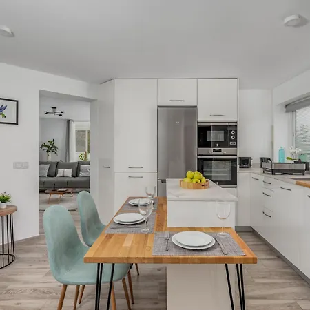Apartment Brisa De By Interhome